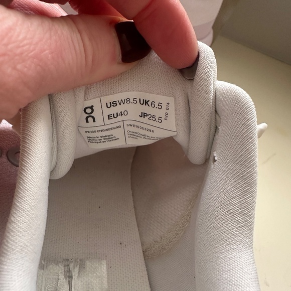 NIB On Cloudtilt Ivory / Orchid - Women's 8.5 - Picture 9 of 10